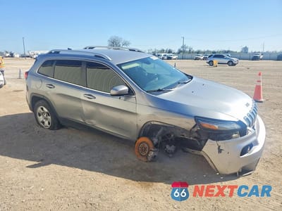 Czwarte zdjęcie samochodu z boku: 2017 JEEP CHEROKEE LATITUDE VIN:1C4PJLCB3HW548609 - miniatura