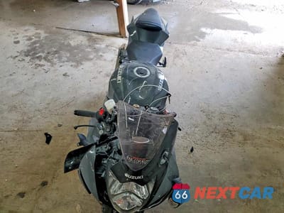 Piąte zdjęcie samochodu w środku: 2025 SUZUKI GSX-R600 VIN:JS1GN7FA0S7100368 - miniatura