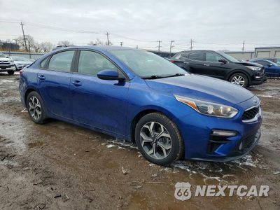 Czwarte zdjęcie samochodu z boku: 2019 KIA FORTE LXS VIN:3KPF24AD0KE130724 - miniatura