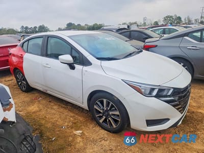 Czwarte zdjęcie samochodu z boku: 2023 NISSAN VERSA SV VIN:3N1CN8EV2PL824762 - miniatura