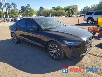 Czwarte zdjęcie samochodu z boku: 2022 VOLVO S60 B5 MOMENTUM VIN:7JRL12FZ5NG154358 - miniatura