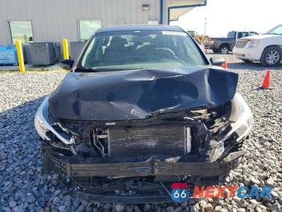 Piąte zdjęcie samochodu w środku: 2018 KIA FORTE LX VIN:3KPFK4A73JE268718 - miniatura