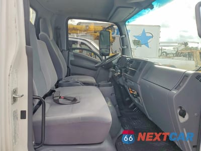 Zdjęcie 10 z 12 samochodu: 2019 ISUZU NPR HD VIN:54DC4W1B3KS807068 - miniatura