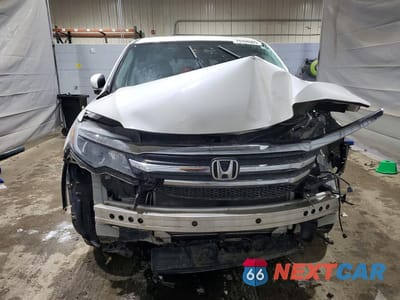 Piąte zdjęcie samochodu w środku: 2018 HONDA PILOT EXL VIN:5FNYF6H57JB037246 - miniatura