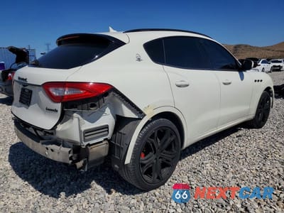 Trzecie zdjęcie samochodu z tyłu: 2019 MASERATI LEVANTE S VIN:ZN661YUA5KX308282 - miniatura