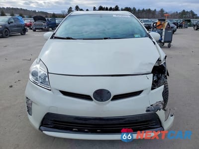 Piąte zdjęcie samochodu w środku: 2015 TOYOTA PRIUS TWO VIN:JTDKN3DU9F0472330 - miniatura
