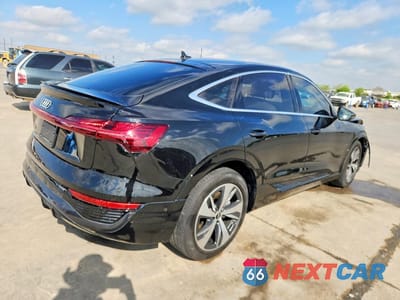 Trzecie zdjęcie samochodu z tyłu: 2024 AUDI Q8 E-TRON SPORTBACK PREMIUM PLUS VIN:WA1CAAGE7RB005967 - miniatura