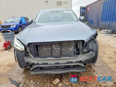 Piąte zdjęcie samochodu w środku: 2020 VOLVO XC90 T5 MOMENTUM VIN:YV4102PK7L1555773 - miniatura