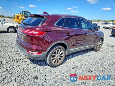 Trzecie zdjęcie samochodu z tyłu: 2019 LINCOLN MKC SELECT VIN:5LMCJ2C99KUL18445 - miniatura