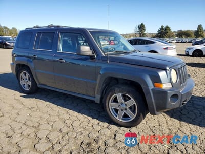 Czwarte zdjęcie samochodu z boku: 2008 JEEP PATRIOT SPORT VIN:1J8FF28W38D575476 - miniatura