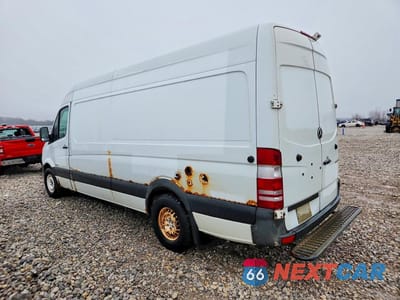 Drugie zdjęcie samochodu z przodu: 2014 MERCEDES BENZ SPRINTER 2500 DELIVERY VAN VIN:WD3PE8DE2E5900729 - miniatura