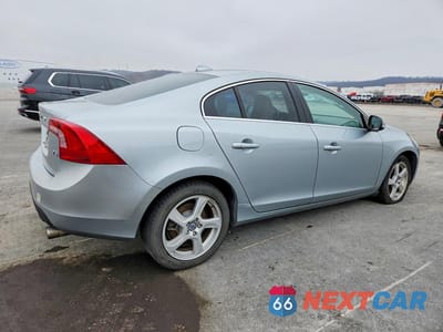 Trzecie zdjęcie samochodu z tyłu: 2013 VOLVO S60 T5 VIN:YV1612FS9D2211424 - miniatura