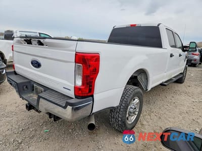 Trzecie zdjęcie samochodu z tyłu: 2018 FORD F350 SUPER DUTY VIN:1FT8W3B64JEC22307 - miniatura