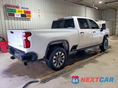 Trzecie zdjęcie samochodu z tyłu: 2023 CHEVROLET SILVERADO K2500 CUSTOM VIN:2GC4YMEY7P1706428 - miniatura