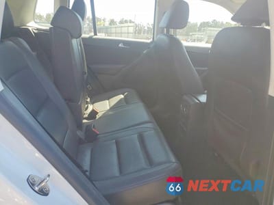 Zdjęcie 11 z 12 samochodu: 2017 VOLKSWAGEN TIGUAN S VIN:WVGAV7AX7HK017674 - miniatura