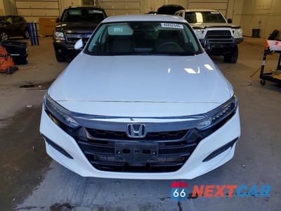Piąte zdjęcie samochodu w środku: 2018 HONDA ACCORD LX VIN:1HGCV1F14JA162506 - miniatura