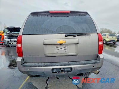 Zdjęcie 6 z 12 samochodu: 2008 CHEVROLET SUBURBAN C1500 LS VIN:3GNFC16Y38G203970 - miniatura