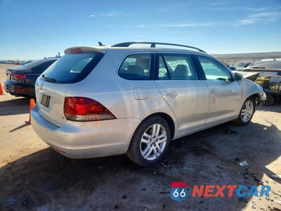 Trzecie zdjęcie samochodu z tyłu: 2011 VOLKSWAGEN JETTA VIN:3VWPL7AJ0BM679433 - miniatura