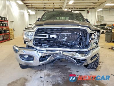 Piąte zdjęcie samochodu w środku: 2022 RAM 2500 BIG HORN VIN:3C6UR5DL5NG111310 - miniatura
