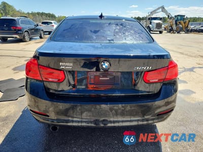 Zdjęcie 6 z 12 samochodu: 2016 BMW 320 XI VIN:WBA8E5G5XGNT40513 - miniatura