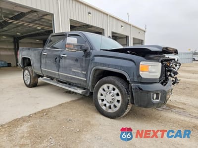 Czwarte zdjęcie samochodu z boku: 2019 GMC SIERRA K2500 DENALI VIN:1GT12SEY2KF234777 - miniatura