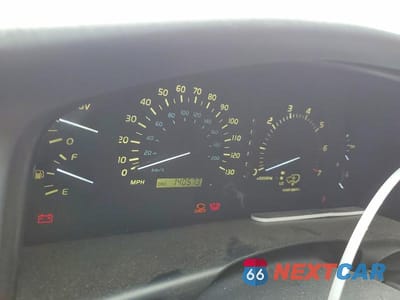 Zdjęcie 9 z 11 samochodu: 2001 LEXUS LX 470 VIN:JTJHT00W613501440 - miniatura