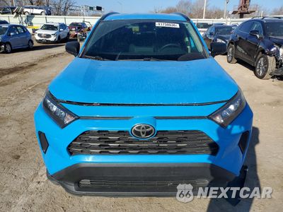 Piąte zdjęcie samochodu w środku: 2019 TOYOTA RAV4 LE VIN:2T3F1RFV3KW081878 - miniatura