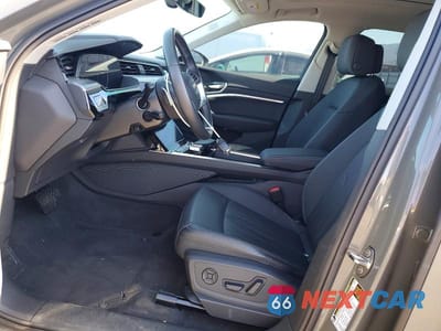 Zdjęcie 7 z 13 samochodu: 2024 AUDI Q8 E-TRON PREMIUM PLUS VIN:WA15AAGE3RB010978 - miniatura