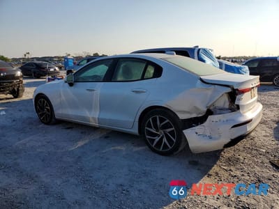 Drugie zdjęcie samochodu z przodu: 2020 VOLVO S60 T5 MOMENTUM VIN:7JR102FKXLG047736 - miniatura