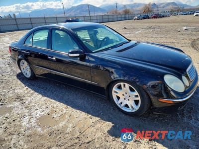 Czwarte zdjęcie samochodu z boku: 2003 MERCEDES-BENZ E 500 VIN:WDBUF70J93A133595 - miniatura