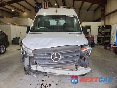 Piąte zdjęcie samochodu w środku: 2024 MERCEDES BENZ SPRINTER 2500 UTILITY / SERVICE VAN VIN:W1Y4NBHY2RT167671 - miniatura