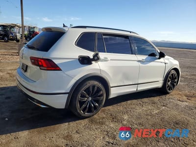 Trzecie zdjęcie samochodu z tyłu: 2021 VOLKSWAGEN TIGUAN SE VIN:3VV3B7AX7MM052497 - miniatura