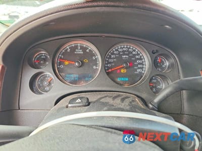 Zdjęcie 9 z 13 samochodu: 2011 CHEVROLET SUBURBAN C1500 LS VIN:1GNSCHE07BR120844 - miniatura