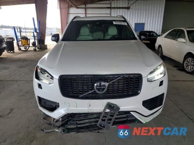 Piąte zdjęcie samochodu w środku: 2022 VOLVO XC90 T8 RECHARGE R-DESIGN VIN:YV4BR0CM2N1810094 - miniatura