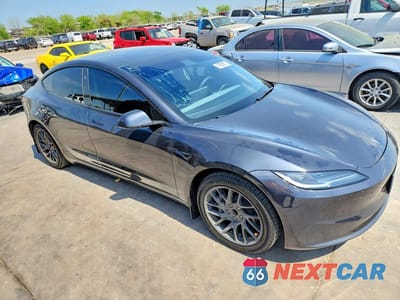 Czwarte zdjęcie samochodu z boku: 2024 TESLA MODEL 3 VIN:5YJ3E1EA1RF718483 - miniatura