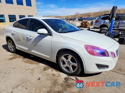 Czwarte zdjęcie samochodu z boku: 2012 VOLVO S60 T5 VIN:YV1622FS4C2049360 - miniatura