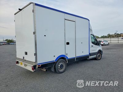 Trzecie zdjęcie samochodu z tyłu: 2020 FORD TRANSIT DELIVERY TRUCK VIN:1FDBW5Z88LKB80345 - miniatura