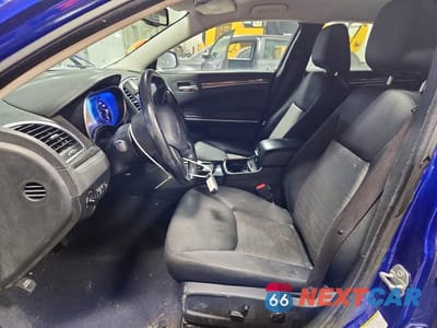 Zdjęcie 7 z 11 samochodu: 2020 CHRYSLER 300 TOURING VIN:2C3CCAAG7LH173704 - miniatura