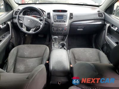 Zdjęcie 8 z 13 samochodu: 2015 KIA SORENTO LX VIN:5XYKTDA67FG616470 - miniatura