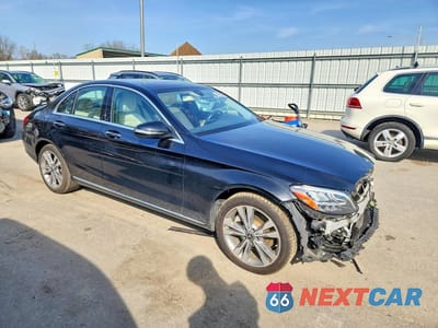 Czwarte zdjęcie samochodu z boku: 2019 MERCEDES-BENZ C 300 4MATIC VIN:55SWF8EB7KU292475 - miniatura