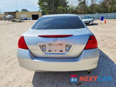 Zdjęcie 6 z 12 samochodu: 2006 HONDA ACCORD VIN:1HGCM56356A076088 - miniatura