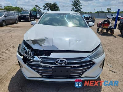 Piąte zdjęcie samochodu w środku: 2019 HYUNDAI ELANTRA SE VIN:5NPD74LF6KH437933 - miniatura