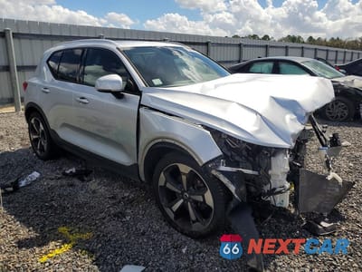 Czwarte zdjęcie samochodu z boku: 2019 VOLVO XC40 T5 MOMENTUM VIN:YV4162UK7K2123020 - miniatura