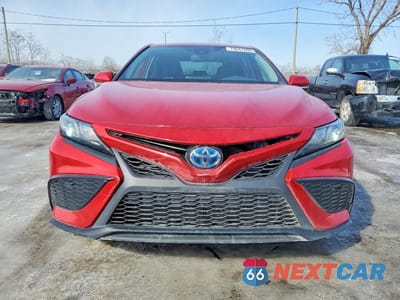 Piąte zdjęcie samochodu w środku: 2022 TOYOTA CAMRY XLE VIN:4T1B21HK4NU017913 - miniatura