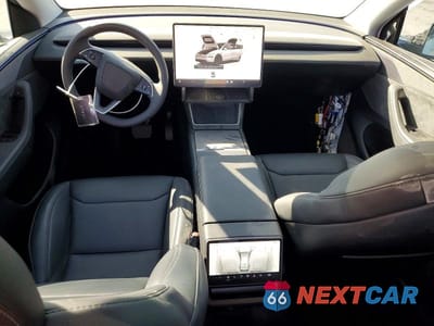 Zdjęcie 8 z 13 samochodu: 2026 TESLA MODEL Y VIN:7SAYGDEE0TF342681 - miniatura