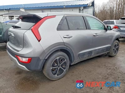 Trzecie zdjęcie samochodu z tyłu: 2025 KIA NIRO LX VIN:KNDCP3LE0S5297486 - miniatura