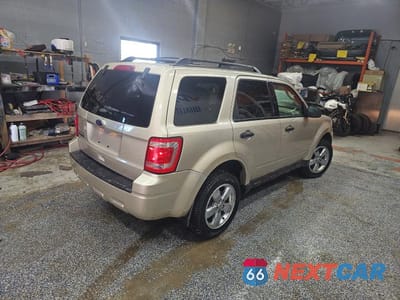 Czwarte zdjęcie samochodu z boku: 2012 FORD ESCAPE XLT VIN:1FMCU0D77CKB96550 - miniatura