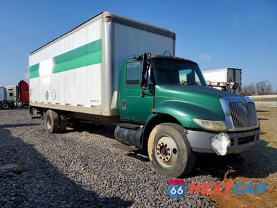 Czwarte zdjęcie samochodu z boku: 2004 INTERNATIONAL 4300 BOX TRUCK VIN:1HTMMAAN14H650987 - miniatura
