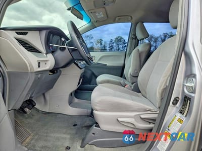 Zdjęcie 7 z 12 samochodu: 2017 TOYOTA SIENNA L 7-PASSENGER VIN:5TDZZ3DC6HS798550 - miniatura