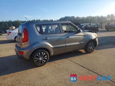 Trzecie zdjęcie samochodu z tyłu: 2013 KIA SOUL BASE VIN:KNDJT2A56D7596598 - miniatura